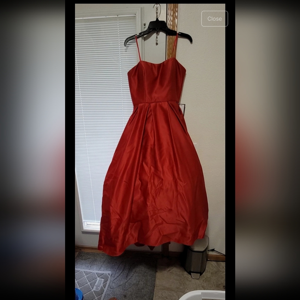 NWT size 10 medium formal strapless red satin dress. Prom, homecoming, Juniors,